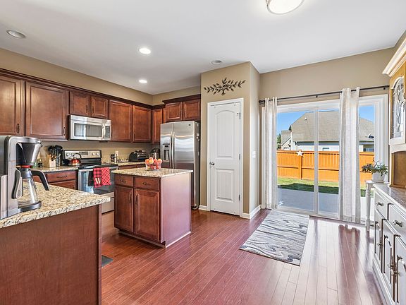 3rd image of 509 Larkin Ct