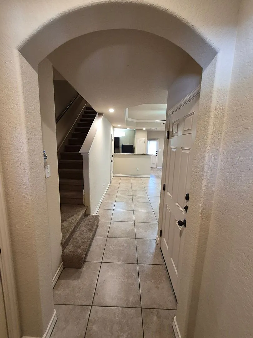 7034 Lakeview Dr. #102, San Antonio, TX. 78244 — Photo 2