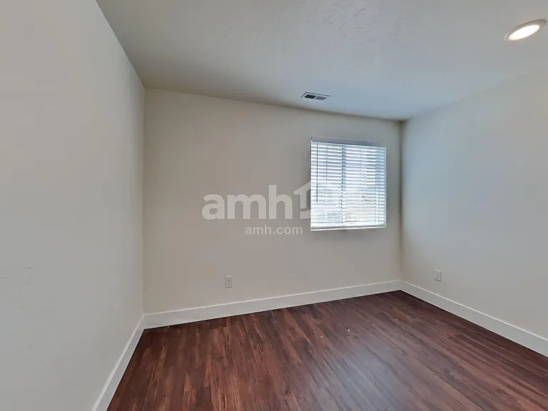 1453 N Alderleaf Ave — Photo 19