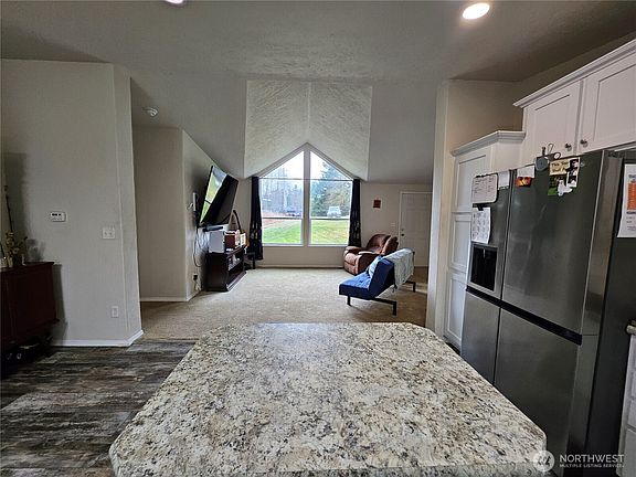 3rd image of 30 Foothill Drive