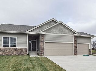 1712 NE Silkwood Ct, Grimes, IA 50111
