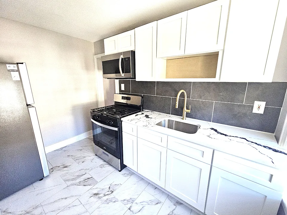 317 Williams St #3A