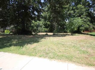 33 Lazy Willow Dr, Simpsonville, SC 29680