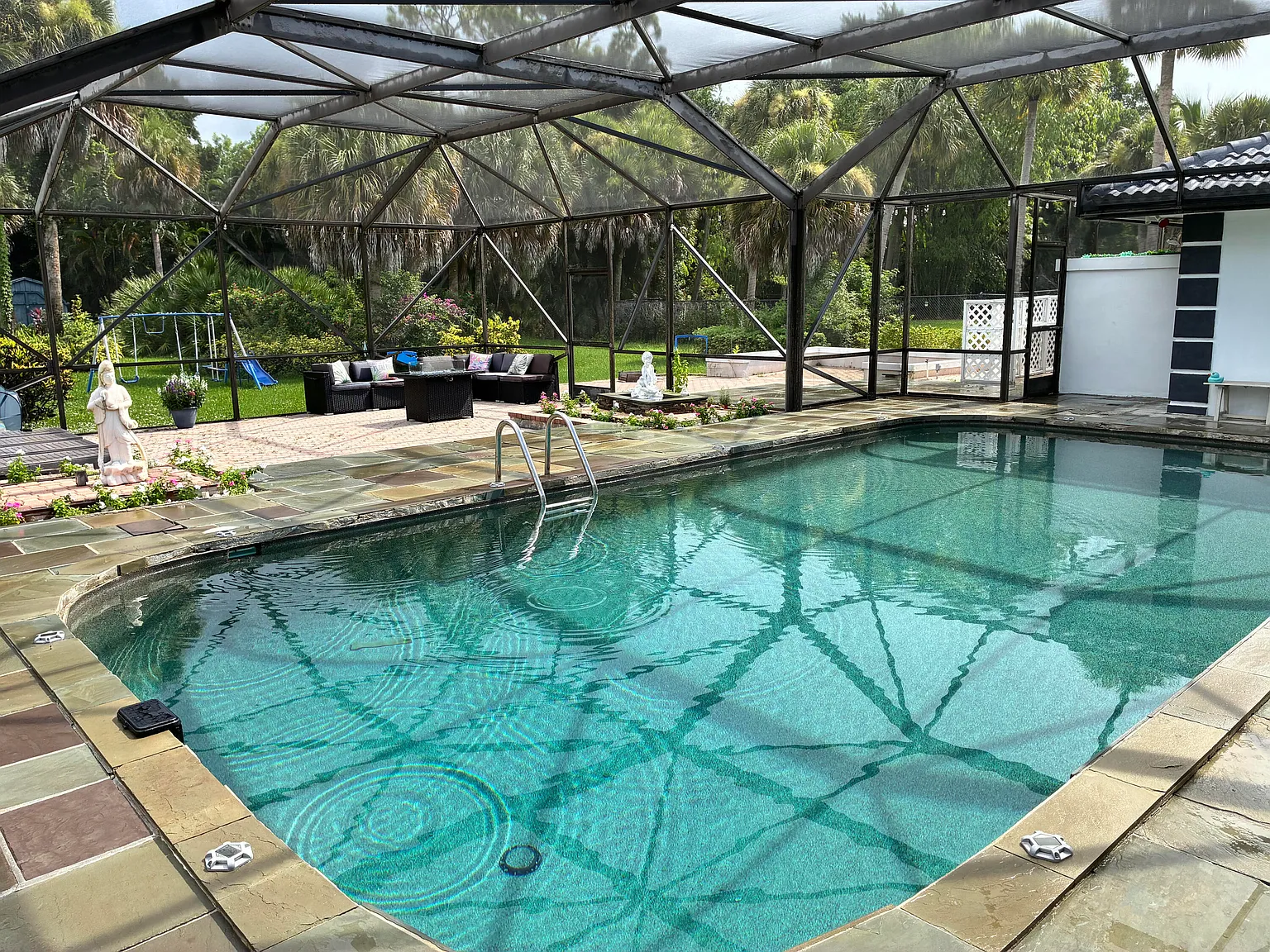 5 bed, 5.5 bath, 3400 sqft, $13,000 — Photo 2