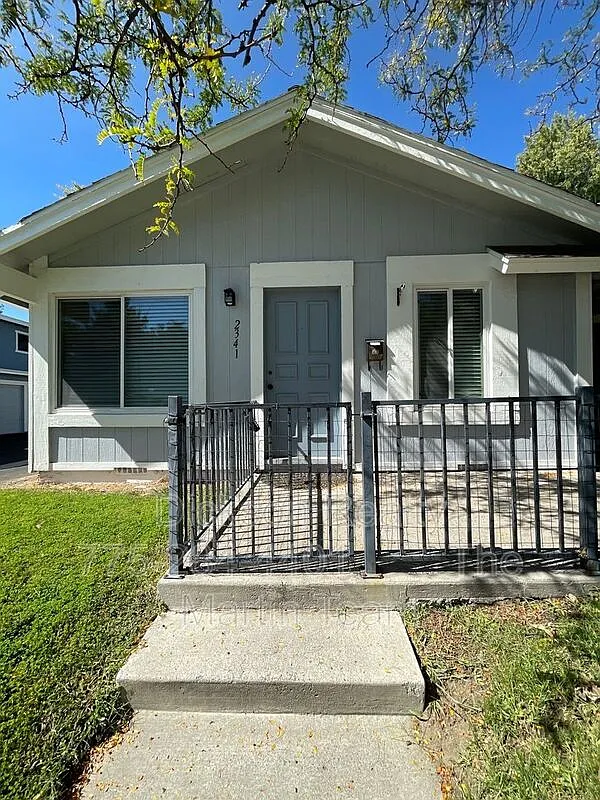 2341 Rock Blvd photo 1