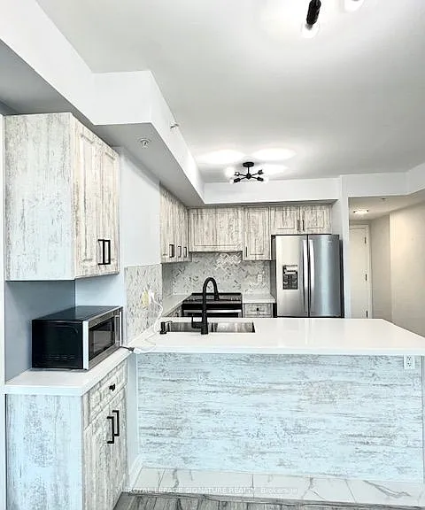 5740 Yonge St #1401 — Photo 18