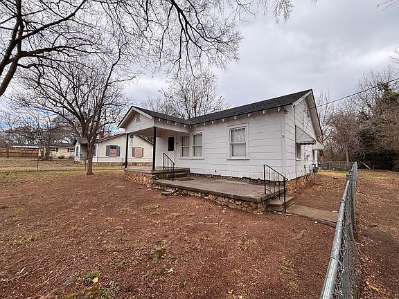 2nd image of 207 E 20th St SW