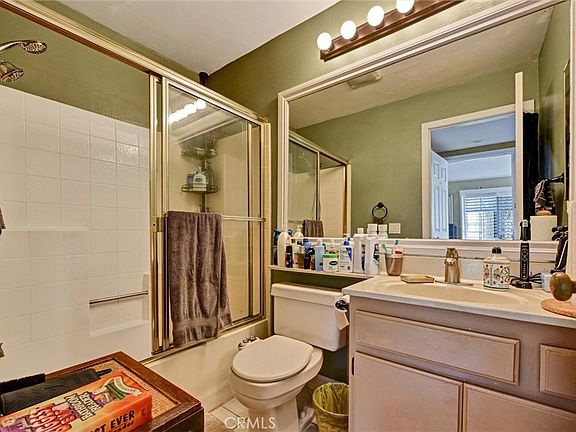 5th image of 535 W 4th St APT 201