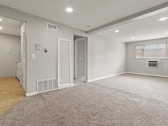 4th image of 925 Mayfield Pl APT 202