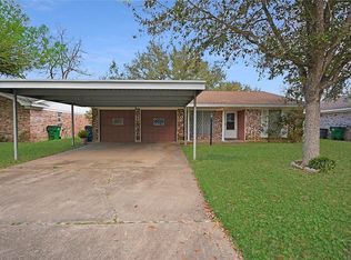 221 Swift St, Angleton, TX 77515