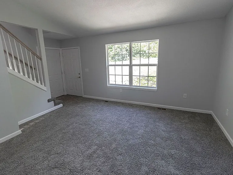 5316 Godas Cir — Photo 4