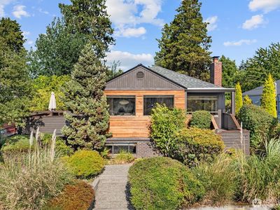 9740 Phinney Avenue N, Seattle, WA, 98103