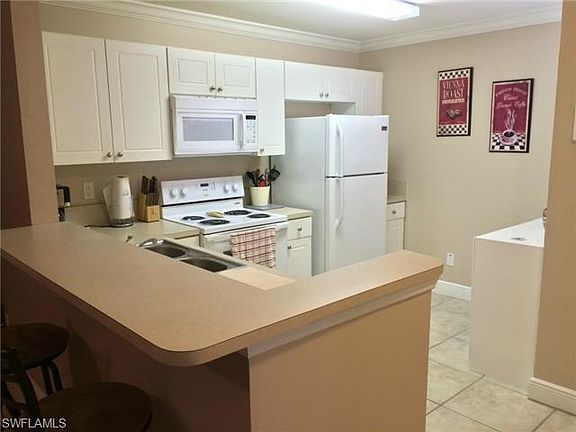 3rd image of 4125 Bellasol Cir APT 213
