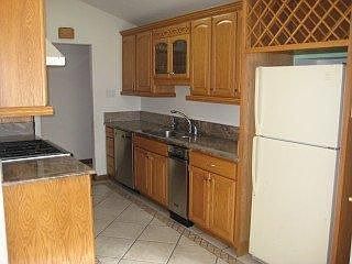 3rd image of 33142 Hemlock Dr