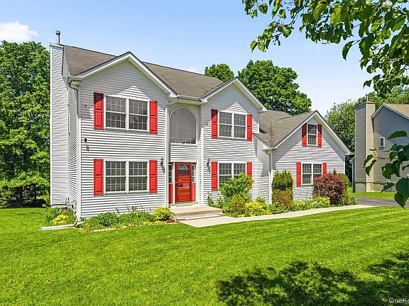 2nd image of 8 Wayne Court