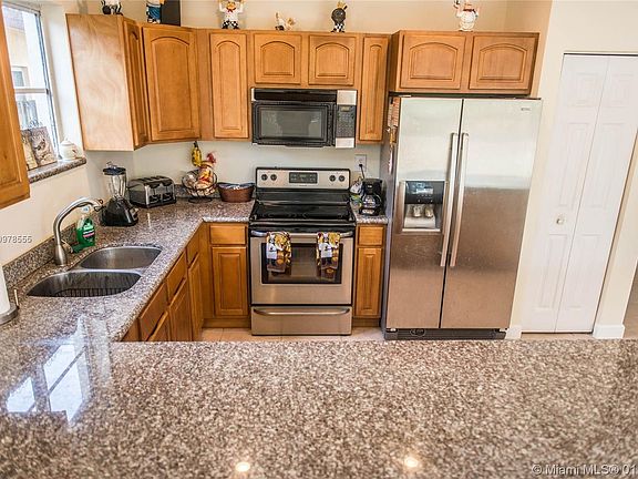 4th image of 1260 NE 41st Pl