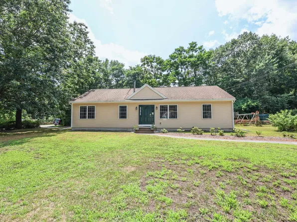 22 Cove Street, Goffstown, NH 03045