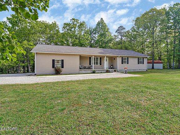 3rd image of 1004 Colony Rd