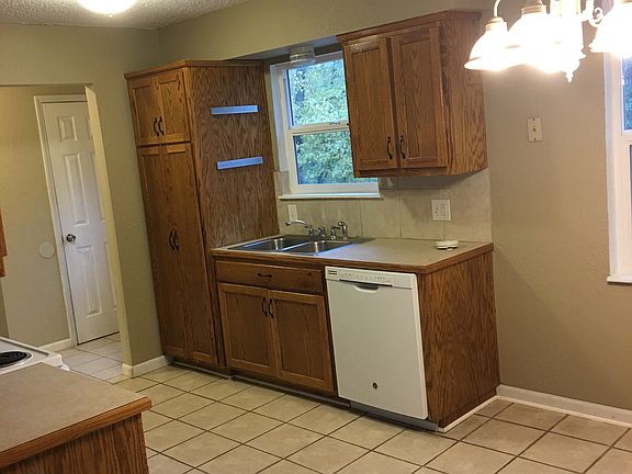 5th image of 4513 NW Amesbury Pl