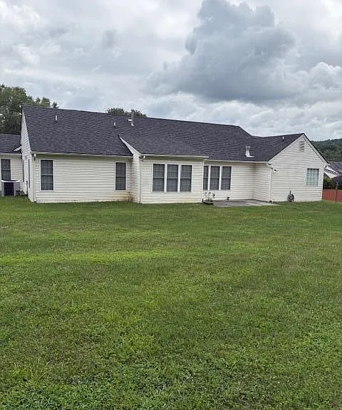 6350 Stonecroft Ct — Photo 2