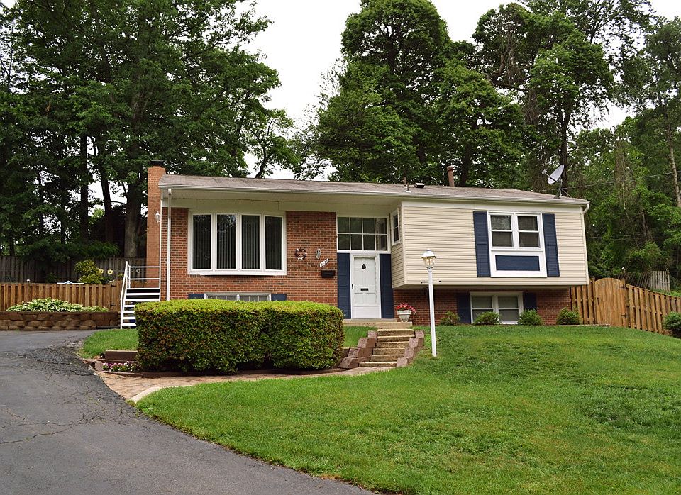 1st image of 2428 Villanova Dr
