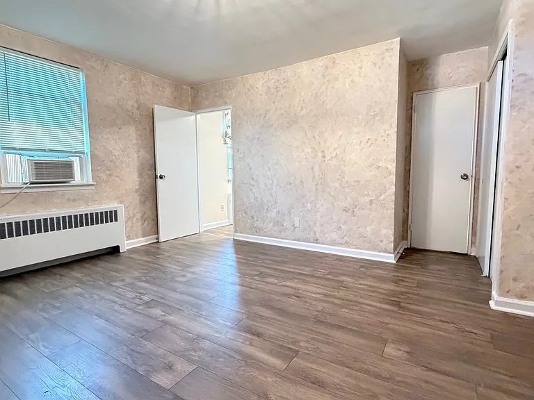 1115 Faunce St #1 — Photo 9