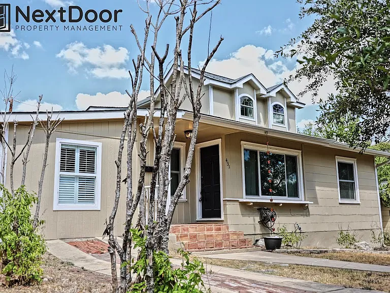 431 Irvington Dr — Photo 1