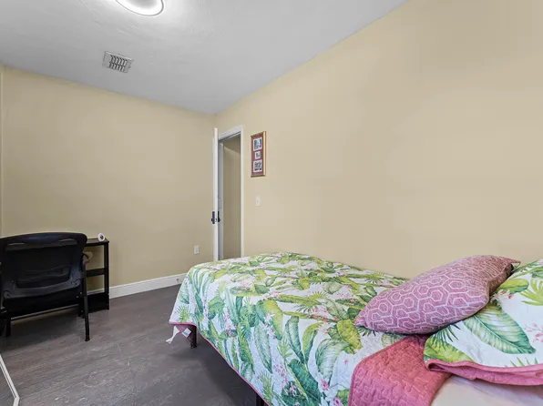 (undisclosed Address), Winter Park, FL 32789