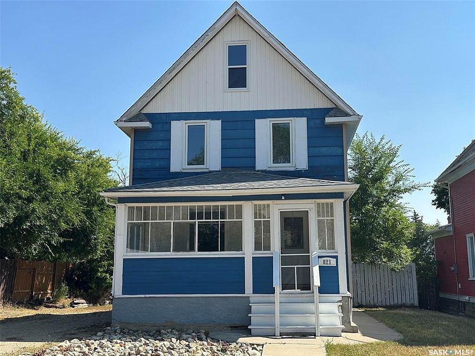 1st image of 821 6th AVENUE NW