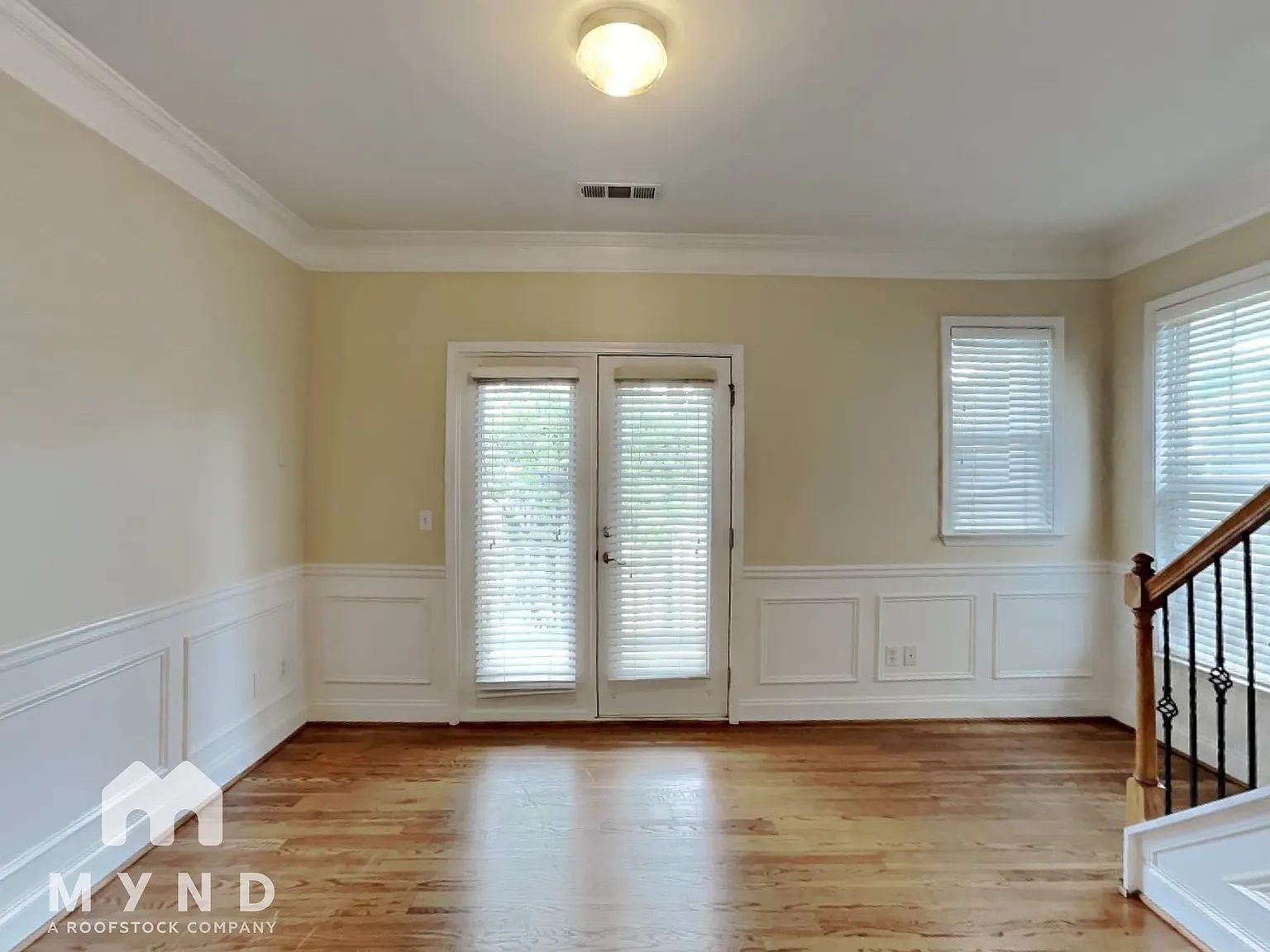 3 bed, 3.5 bath, 1670 sqft, $3,075 — Photo 2