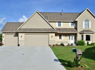 17961 Fresno St NW, Elk River, MN 55330