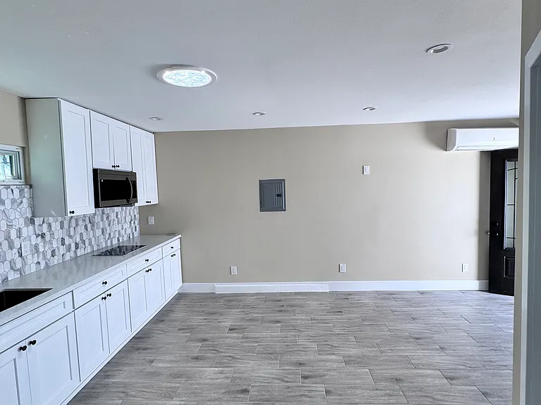5782 Hesperia Ave #ADU — Photo 4