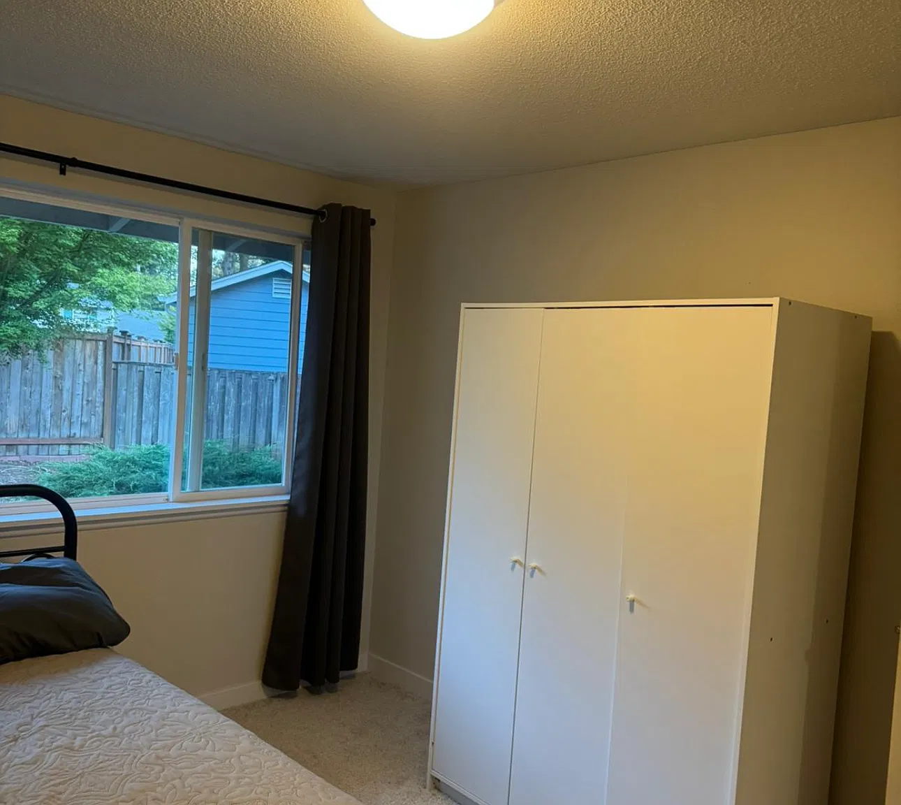 5 bed, 1921 sqft, $850 — Photo 1