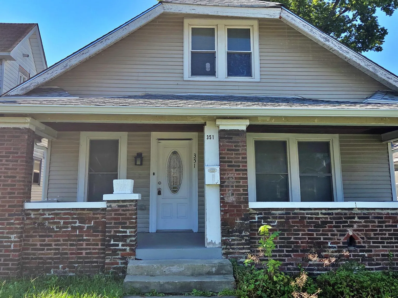 4 bed, 2.0 bath, 2516 sqft, $1,850 — Photo 1
