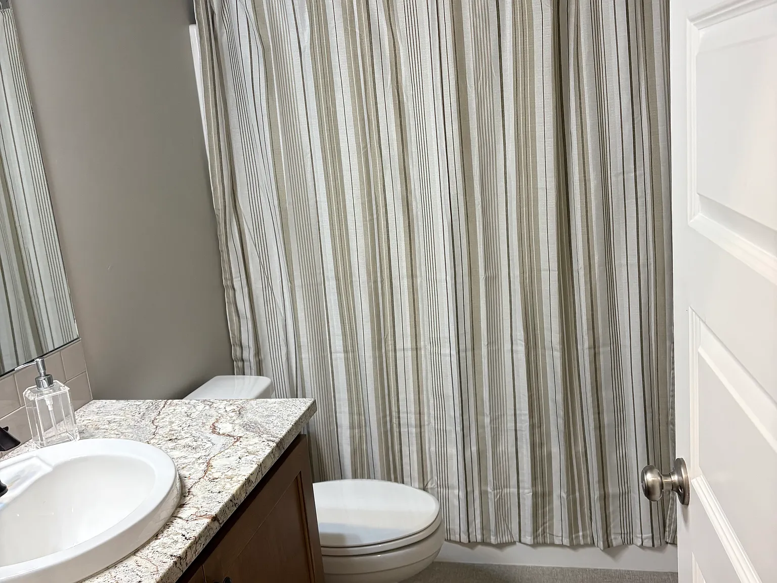 3 bed, 1640 sqft, $3,300 — Photo 4