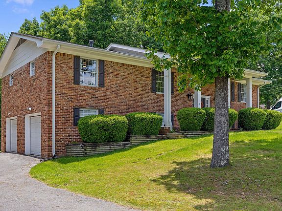 4th image of 8611 Clearwood Rd