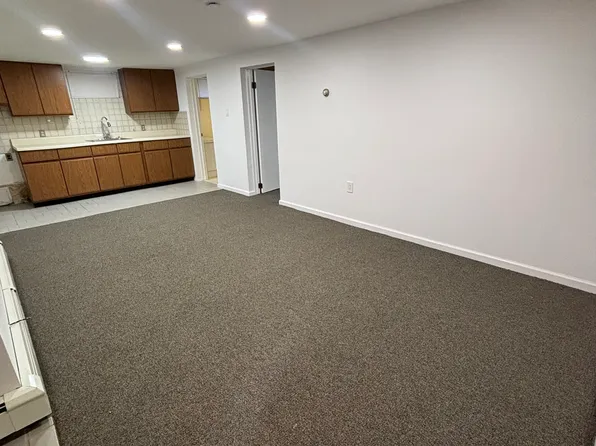 (undisclosed Address), West Hempstead, NY 11552