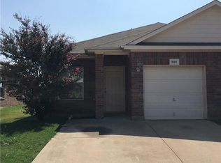 908 Walnut St, Burleson, TX 76028