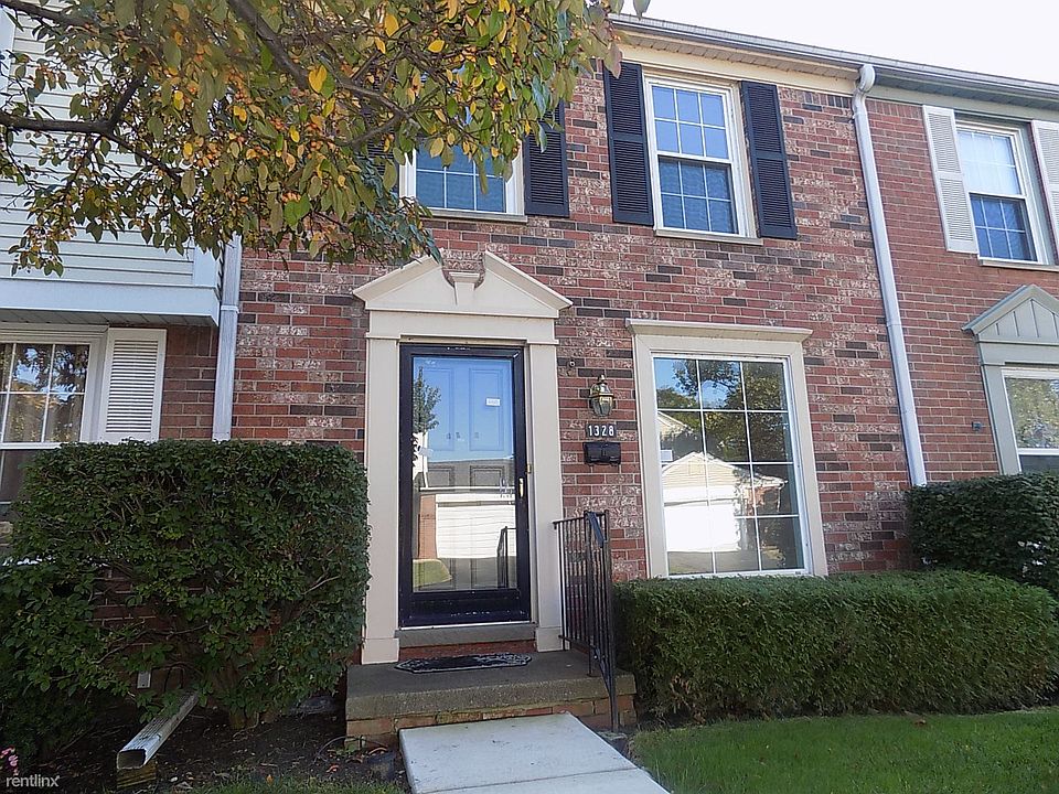 2nd image of 1219 Woodbridge St