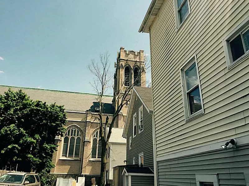 Building Photo 3