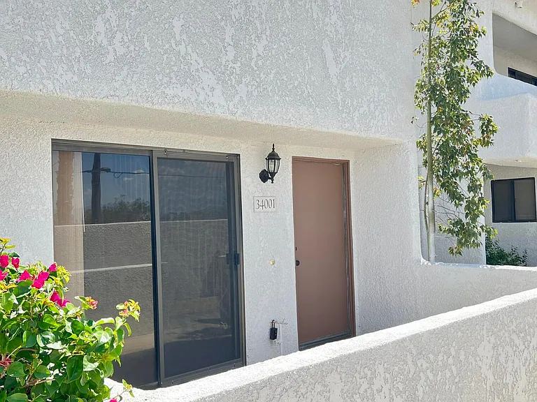 34001 Emily Way — Photo 1