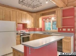 2760 Eddie Ln, North Pole, AK 99705