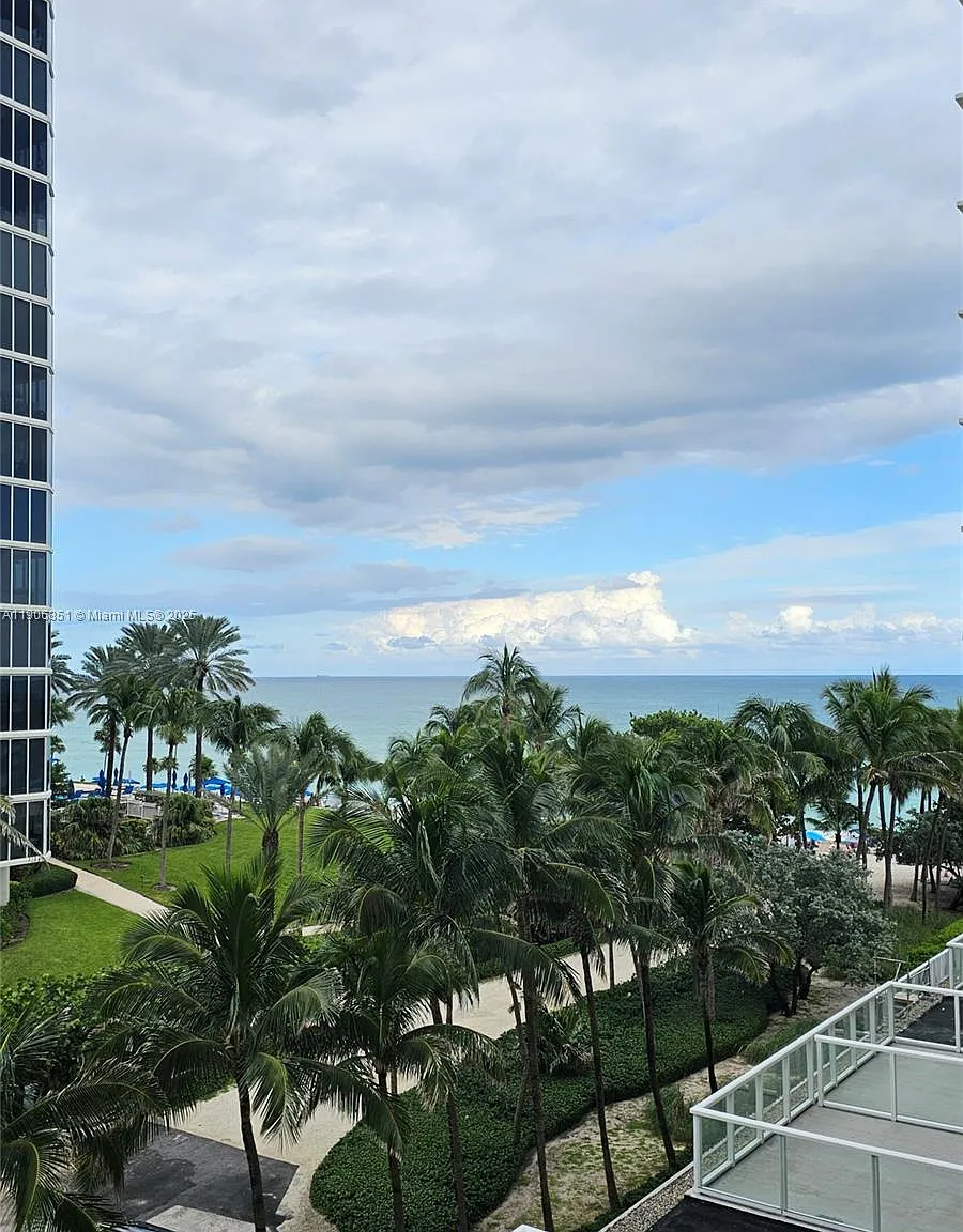 The Aventura Beach Club C — Photo 1