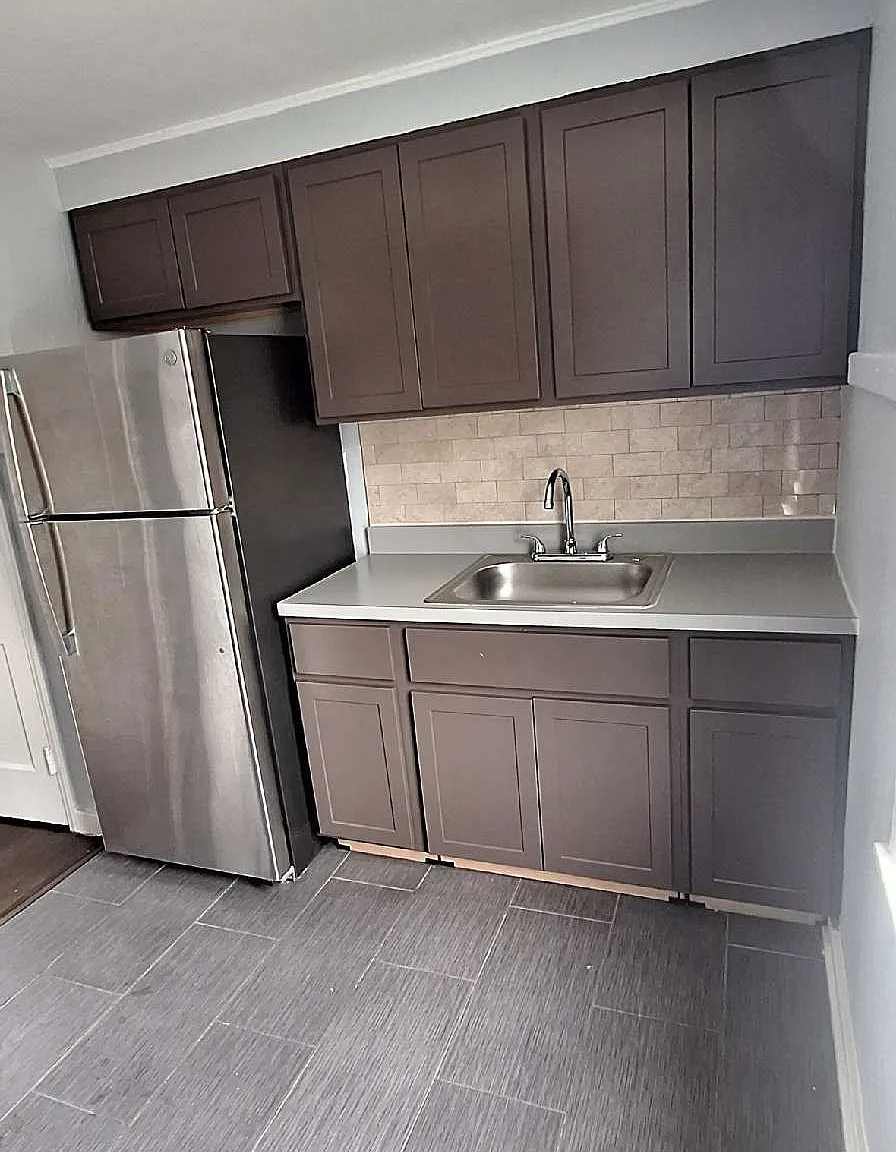Maryland Court Apartments — Photo 1