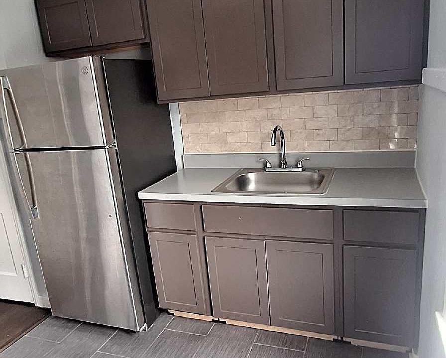 1st image of 443 Maryland St