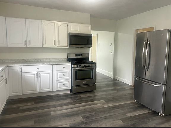3rd image of 111 Knowles St #2