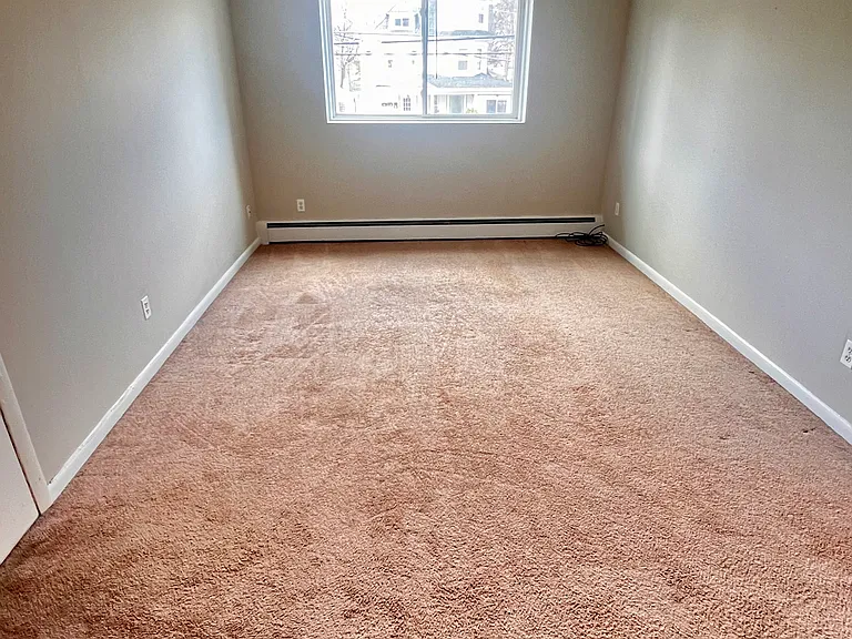 160 W Main St #7 — Photo 5
