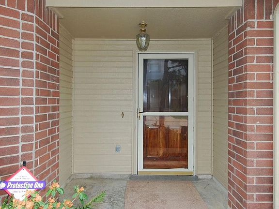 2nd image of 18039 Lago Forest Dr