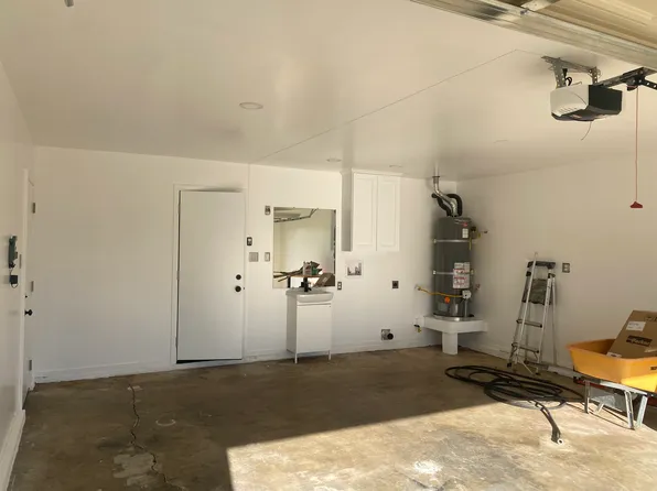 66 Redwood Ave, Sanger, CA 93657