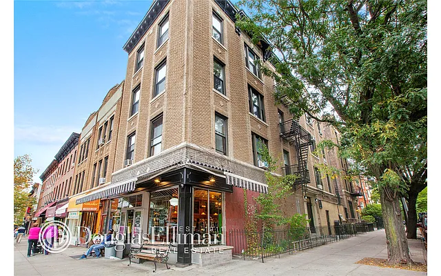 Sold by Douglas Elliman | media 19